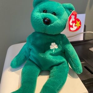 Retired ty beanie baby, Erin the Irish bear.
